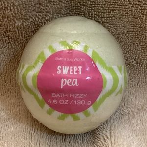 🛁 Sweet Pea Bath Bomb | Bath & Body Works BRND NEW 🛁